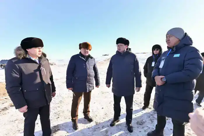 В селе Кенгирбай би Абайского района проводится реконструкция системы водопровода (6)