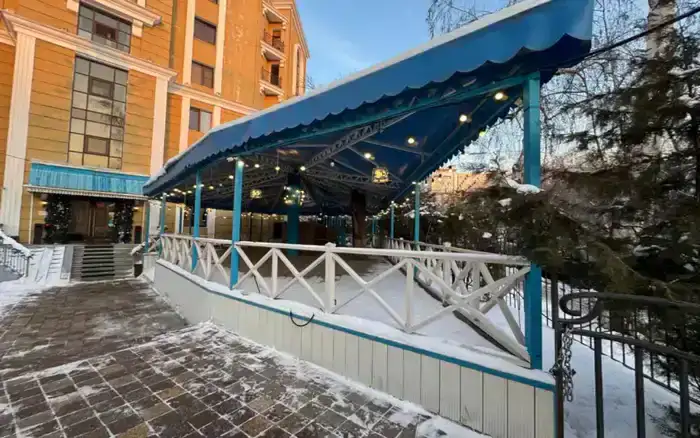 Снос летней террасы ресторана в Алматы: последствия для бизнеса и общественного пространства