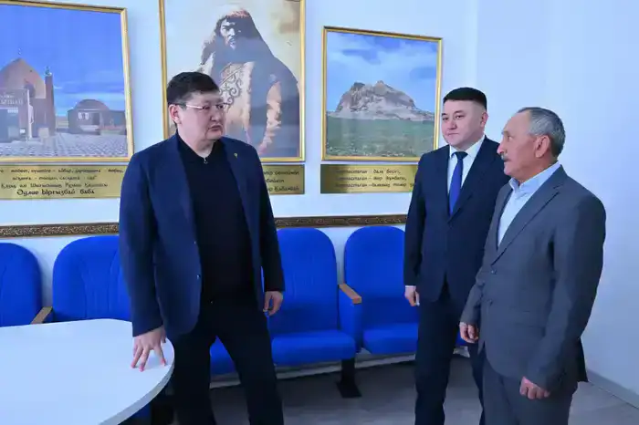 Аким области встретился с жителями села Жантикей (8)