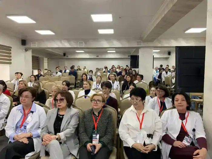 В АЛМАТЫ ЭКСПЕРТЫ ОБСУДИЛИ ВОПРОСЫ ЛЕЧЕНИЯ ПАЦИЕНТОВ С РЕВМАТОЛОГИЧЕСКИМИ ЗАБОЛЕВАНИЯМИ (2)