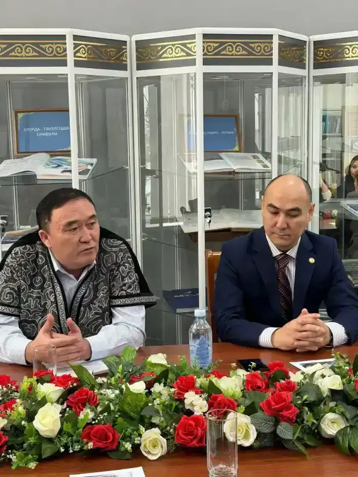 В Астане сотрудники архива и специалисты в области права обсудили правовые основы института брака (2)