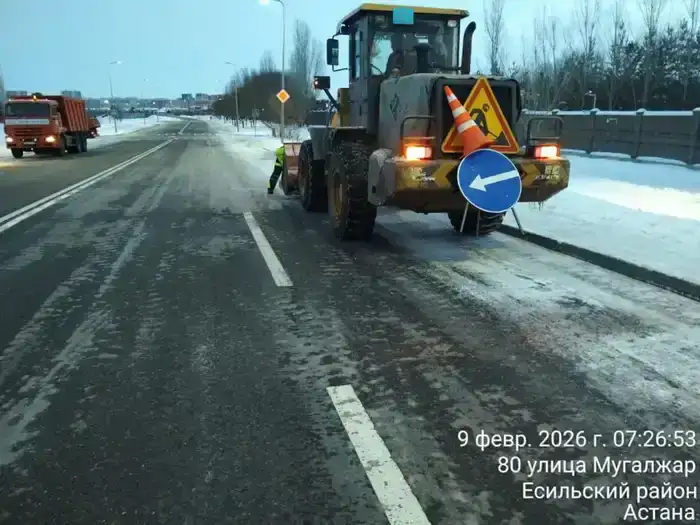 Около двух тысяч дорожных рабочих задействовано в снегоуборке в Астане (10)
