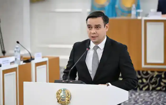 Артур Ластаев подчеркивает важность защиты прав на жилье в проекте новой Конституции, что отражает международные стандарты справедливости и безопасности