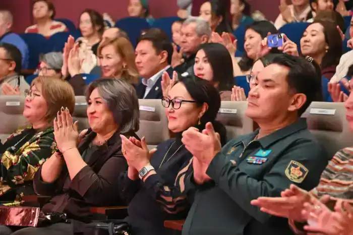 В Астане состоялся отчетный концерт студии «Жас сарбаз» имени Нургисы Тлендиева (2)