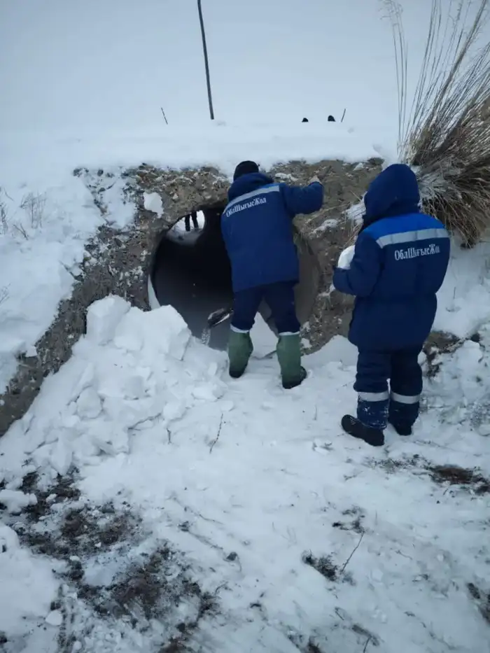 В Курчумском районе начались работы по подготовке к весеннему паводку (2)