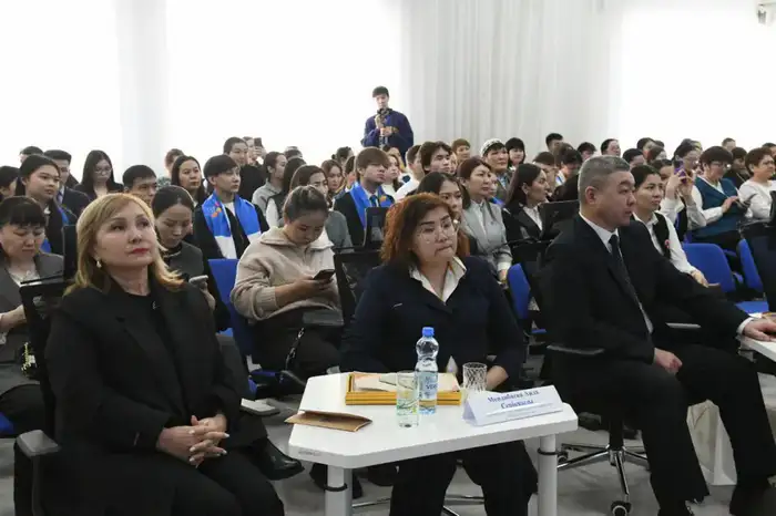 «Абылай хан – великий символ единства страны»: в Астане прошел историко-познавательный форум (7)