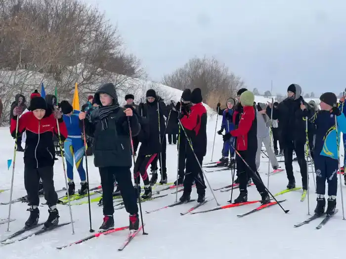 Акмолинцы поддержали участников зимней Олимпиады лыжным забегом (8)