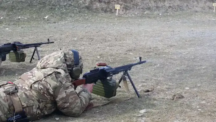 В Гвардейском гарнизоне сержанты изучают современные методы ведения боевых действий (3)