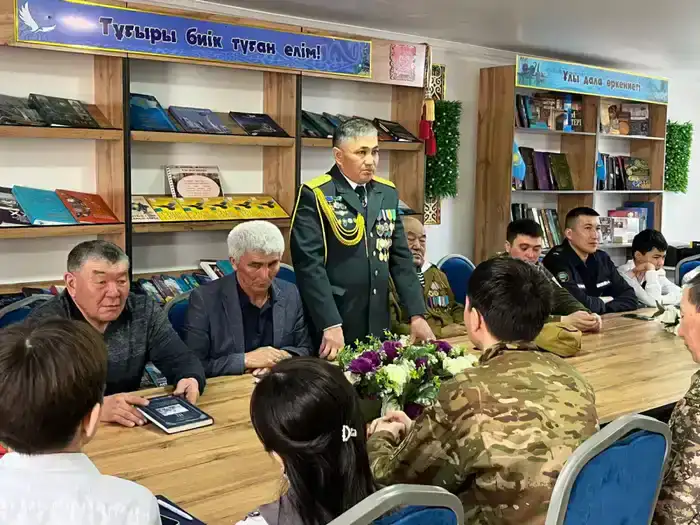 В Усть-Каменогорске состоялась встреча молодежи с ветеранами (5)