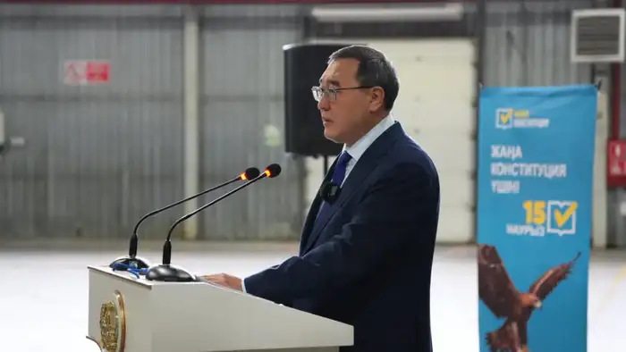 Марат Султангазиев обсудил с коллективом индустриально-логистического центра «ДАМУ» вопросы верховенства закона в контексте международных стандартов и устойчивого развития.