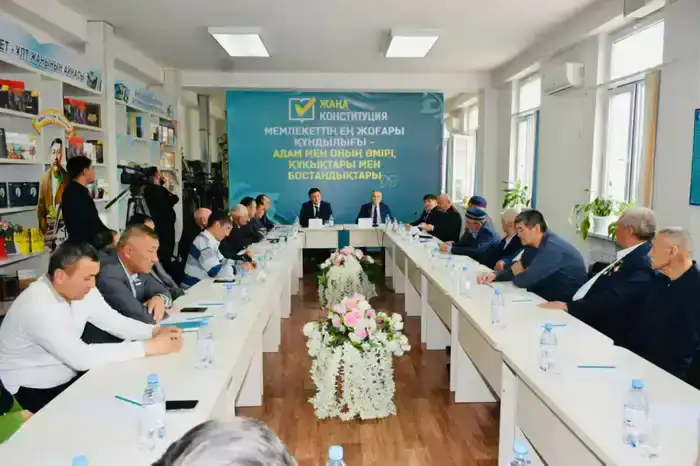 Обсуждение новой Конституции в Сарыагаше: шаг к укреплению единства и доверия в обществе