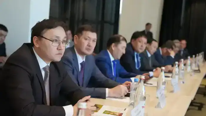 Рассмотрены актуальные вопросы развития племенного животноводства (6)