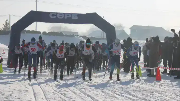 V Республиканский марафон по лыжным гонкам в Каркаралинске собрал около 80 спортсменов
