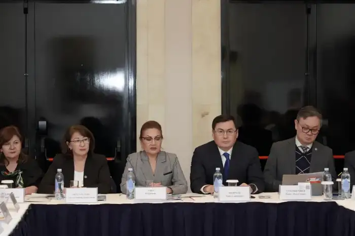 Обсуждение вакцинации против вируса папилломы человека и кори в Астане