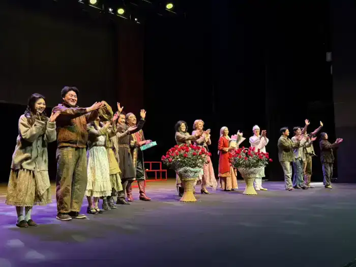 В Астане состоялась премьера спектакля «Две женщины в Париже» (3)