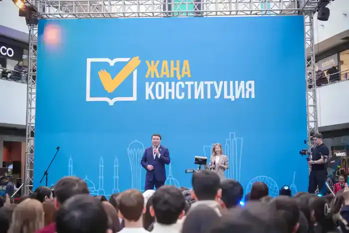 Более 10 тысяч человек приняли участие в молодежном концерте в поддержку референдума в Астане (2)