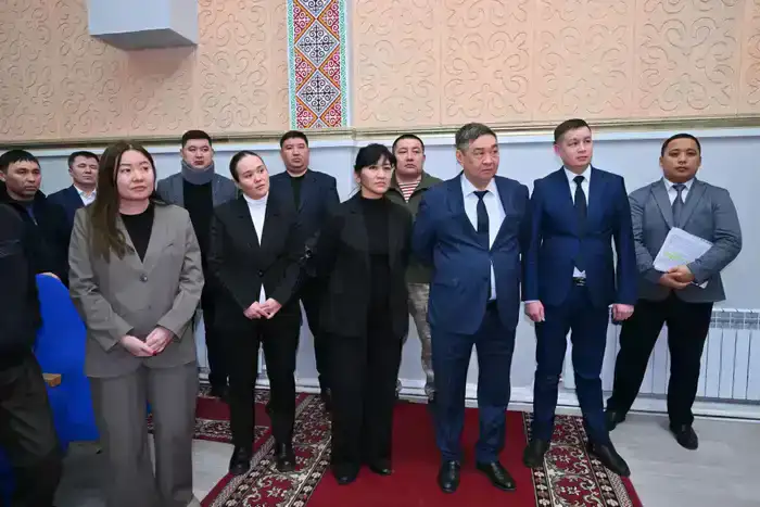 Аким области встретился с жителями села Жантикей (4)