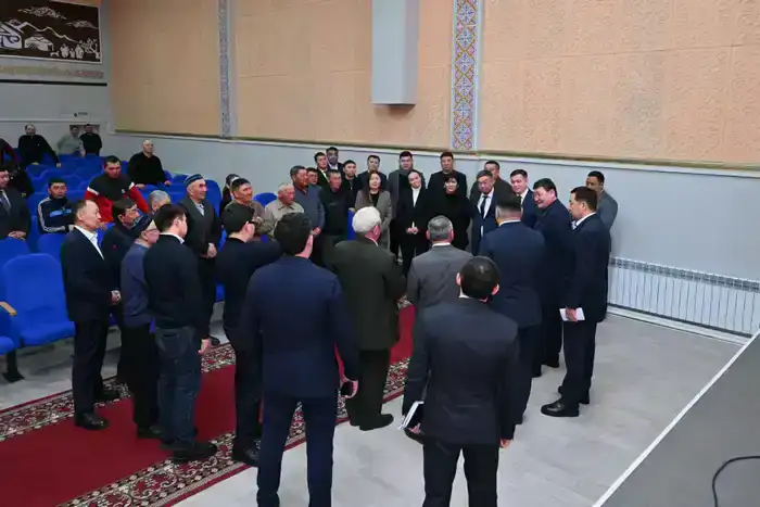 Строим будущее вместе: Аким области обсудил с жителями Жантикей перспективы развития села