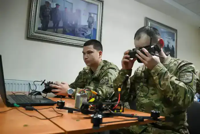 Национальный университет обороны запускает курс для операторов беспилотников Сухопутных войск