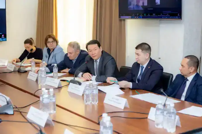 Арман Шаккалиев провёл первое заседание обновлённого Общественного совета (2)