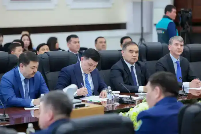 Аким Шымкента подчеркивает необходимость системного подхода к профилактике правонарушений