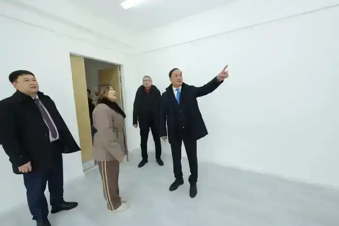 Рабочая поездка в Меркенский район: общественная безопасность, архивное наследие и инфраструктурное развитие (9)