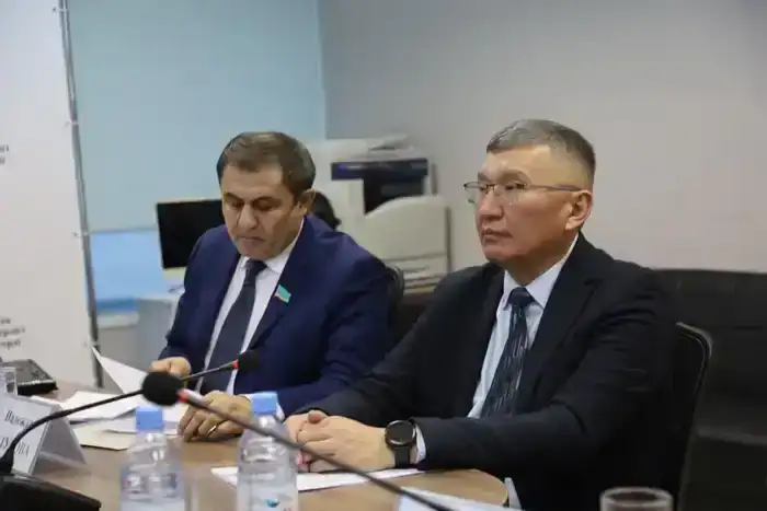 Общественные советы поддержали проект новой Конституции (2)