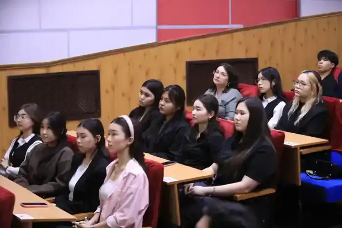 Таза Қазақстан: Прошел показ экологического документального фильма «Топырақтың алты дюймі» (2)