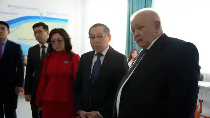 Студенты более 40 колледжей Астаны и Северо-Казахстанской области приняли участие в экочасе на тему водосбережения «Экономь воду – сохраняй будущее!» (3)