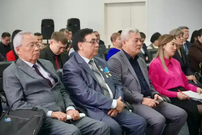 В Астане состоялось открытое общественное обсуждение изменений в новую Конституцию (7)