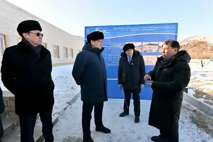 Аким области посетил недостроенные объекты в Абайском районе (5)