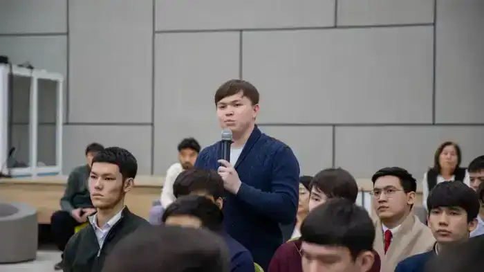 В рамках Всемирного дня выборов состоялась встреча депутатов маслихотв с молодежью (4)