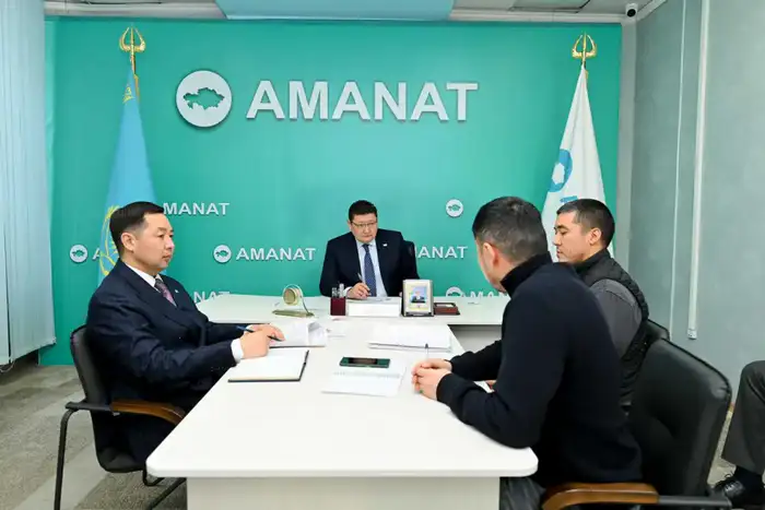 Аким области провел прием граждан по личным вопросам (6)