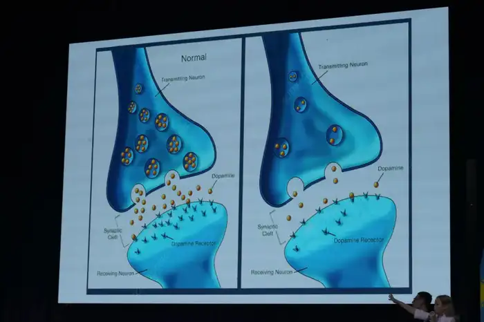 «Закон и порядок»: звезды команды КВН «Астана» рассказали студентам о вреде наркотиков (6)