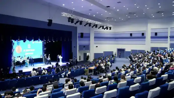 В Астане награждены победители и призеры республиканской олимпиады среди школьников (8)