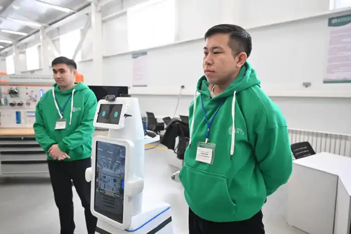 Председатель Сената ознакомился с научно-инновационными проектами университета (3)