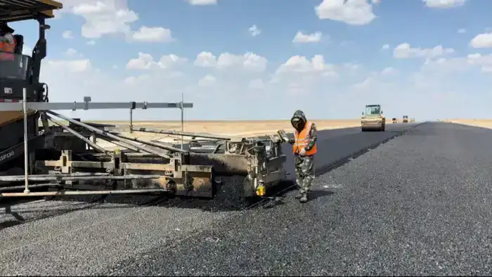 В Жылыойском районе завершается первый этап строительства дороги в Майкомгене и готовится к вводу 14-километровая дорога в Карагае