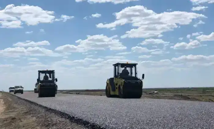 В Жылыойском районе проводится капитальный ремонт 62 километров автодорог (2)