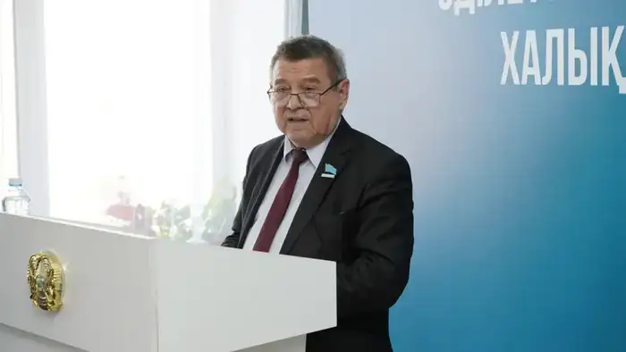 Во Дворце творчества в Семее прошла встреча с работниками образования по проекту новой Конституции