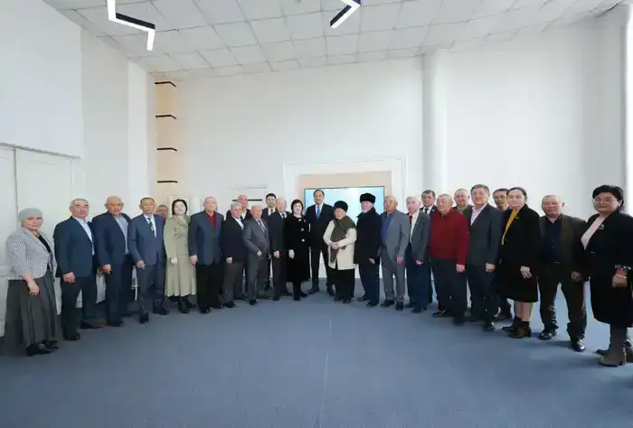 Ербол Карашукеев встретился с представителями творческой интеллигенции Меркенского района (6)