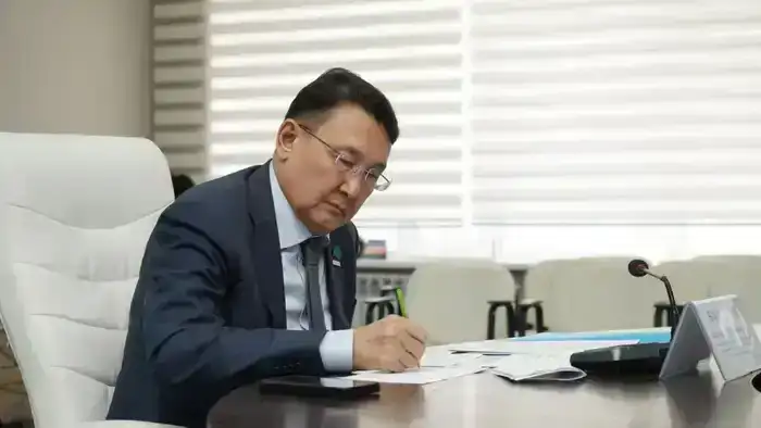 В ОБЛАСТИ АБАЙ СОСТОЯЛСЯ ДИАЛОГ ШАЛКАРА БАЙБЕКОВА С ДИРЕКТОРАМИ КОЛЛЕДЖЕЙ ПО ПРОЕКТУ КОНСТИТУЦИИ (9)