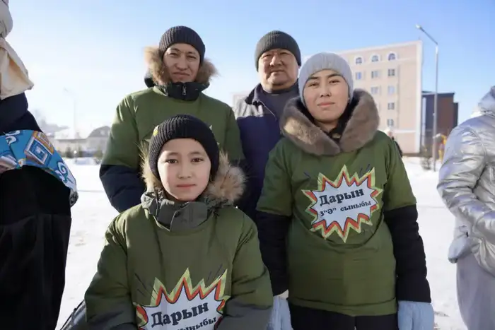 «Зимние веселые старты»: в Астане прошла семейная эстафета «Папа, мама и я» (2)