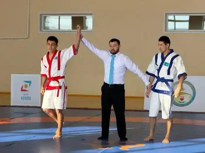 Развитие командного духа и популяризация қазақ күресі среди спасателей МЧС Казахстана