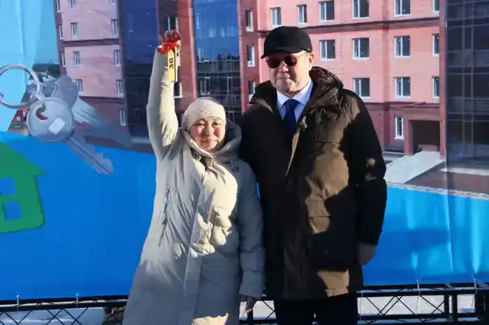 В микрорайоне «Астана» ключи от новых квартир получили 43 семьи (4)