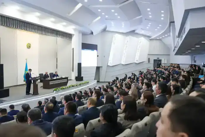 Под председательством Первого заместителя Премьер-министра Романа Скляра прошла Коллегия Министерства промышленности и строительства по итогам 2025 года (3)