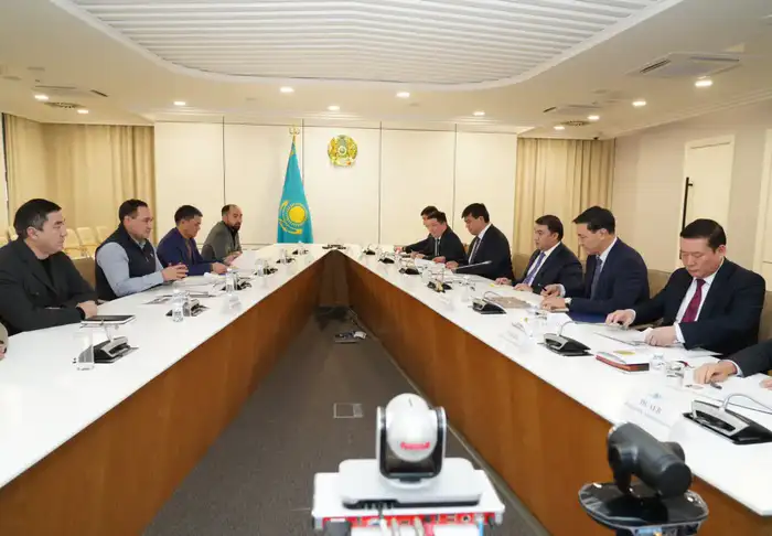 ТУРКЕСТАН: ОБСУЖДЕНЫ ПЛАНЫ И ТЕКУЩИЕ ВОПРОСЫ СТРОИТЕЛЬСТВА ЖЕЛЕЗНОДОРОЖНОЙ ЛИНИИ «ДАРБАЗА - МАКТААРАЛ» (6)
