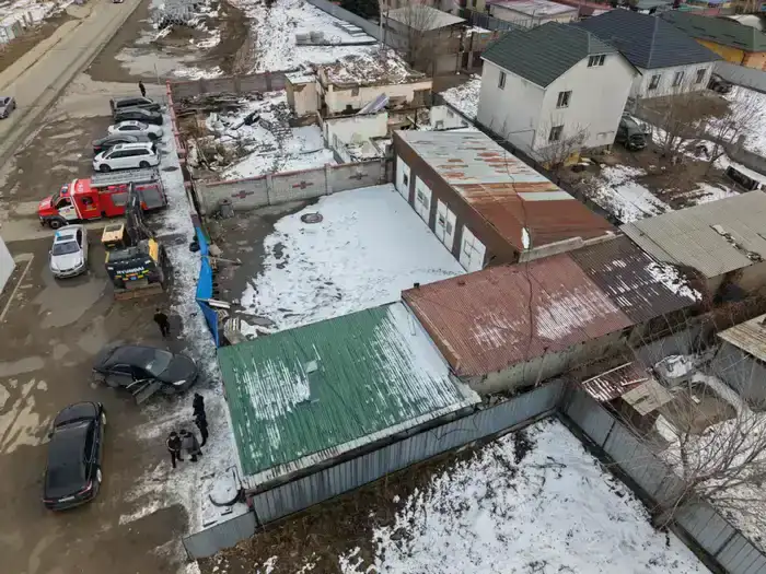 Снос незаконной автомойки в Алматы: борьба с нарушениями градостроительных норм