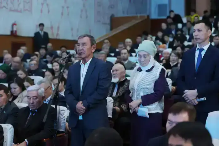 Ербол Карашукеев встретился с жителями Байзакского района (8)