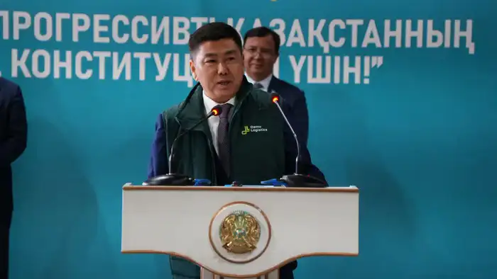 Марат Султангазиев обсудил с коллективом индустриально-логистического центра «ДАМУ» вопросы верховенства закона и устойчивого развития (2)