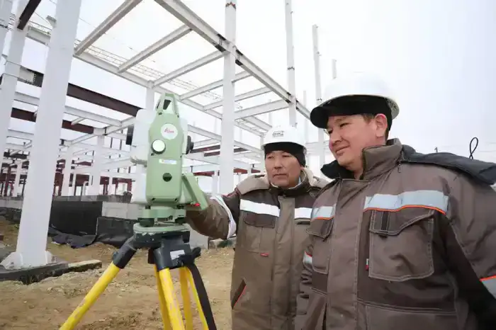 Нурдаулет Килыбай ознакомился с реконструкцией международного вокзала в Мунайлинском районе